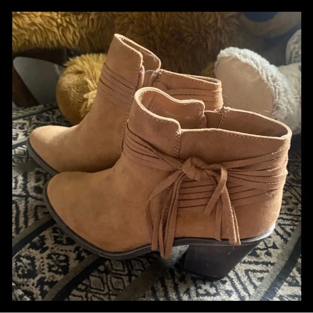 Tan Ankle Boots with Bow Detail - Picture 1 of 3